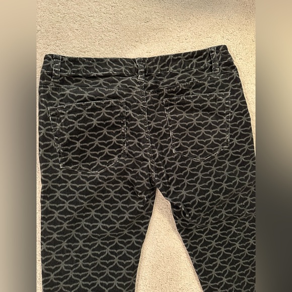 Vineyard Vines Black and Gray Geometric Pants - Picture 5 of 6